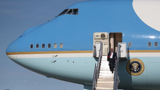 Solo el manual de instrucciones del nuevo avión presidencial de Estados Unidos cuesta 84 millones de dólares
